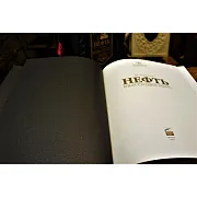 На память: Нефть. Вчера, сегодня, завтра. В футляре — книга в коже — фотография 2