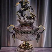 Подарочный кубок «Георгий Победоносец» из латуни и бронзы с креноидом — фотография 1
