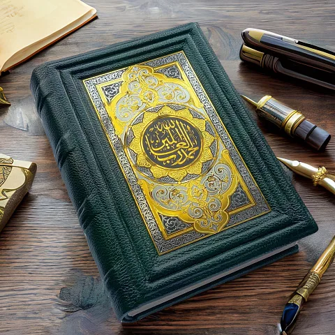 Коран с гравюрой — книга в кожаном переплёте — оригинальный подарок