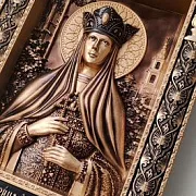Подарочная икона резная Царица Александра Романова — фотография 3