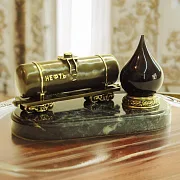 Бронзовая фигурка «Цистерна с нефтью» — необычный подарок — фотография 1