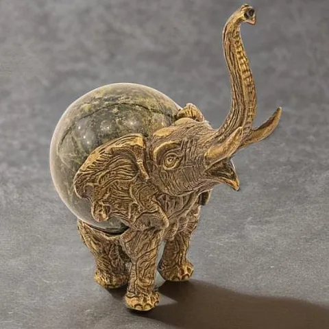 Бронзовая скульптура «Слон и шар» со змеевиком — оригинальный подарок